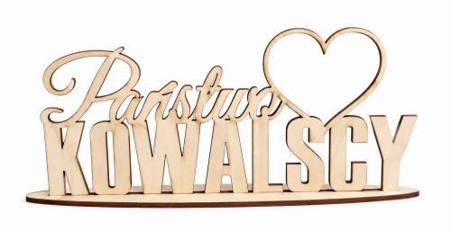 Drewniany napis nazwisko na stół na podstawce ślub wesele