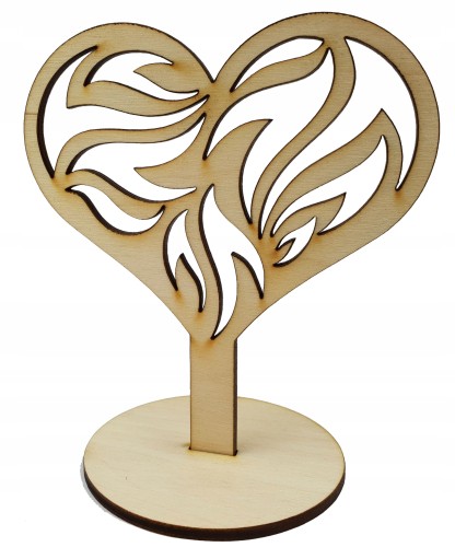 Drewniane serce na podstawce ze sklejki stojące do decoupage
